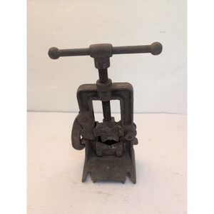 Columbian Vise & MFG Co 161 Hinged Pipe Vise Cleveland Ohio USA Vintage Tool